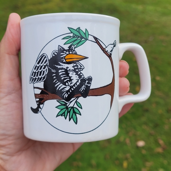 Vtg ('79) B Kilban Kiln Craft "Cat in tree Disgused as Bird" Mug